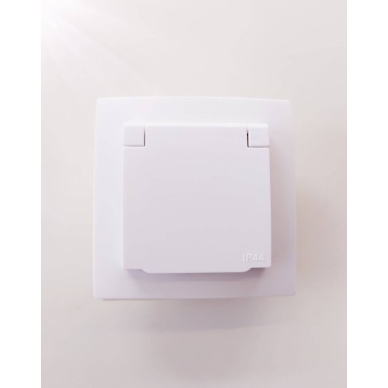 Πρίζα σούκο χωνευτή με πακάκι IP44 - Λευκό - Bassiakos