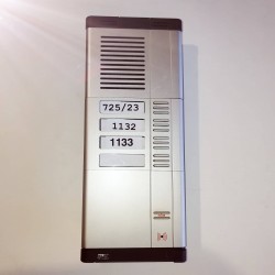 Μπουτονιέρα θυροτηλεφώνου Χωνευτής εγκατάστασης - 4 κλήσεων - Urmet