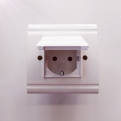 Πρίζα σούκο με καπάκι λευκό - M3000 - Esem