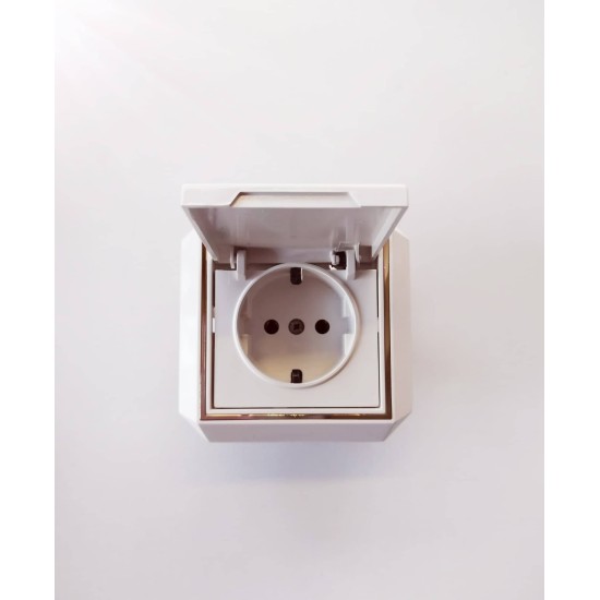 Πρίζα σούκο με καπάκι Χρυσό/Λευκό - Luxus - Esem
